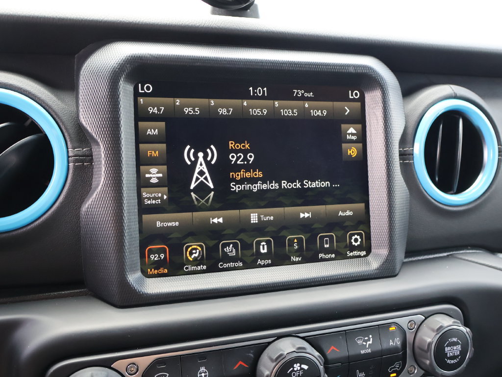 Used 2021 Jeep Wrangler Unlimited Sahara w/ Cold Weather Group AWD/4WD image 34