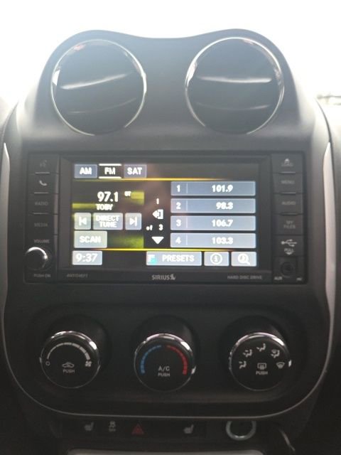 Used 2016 Jeep Compass High Altitude image 23