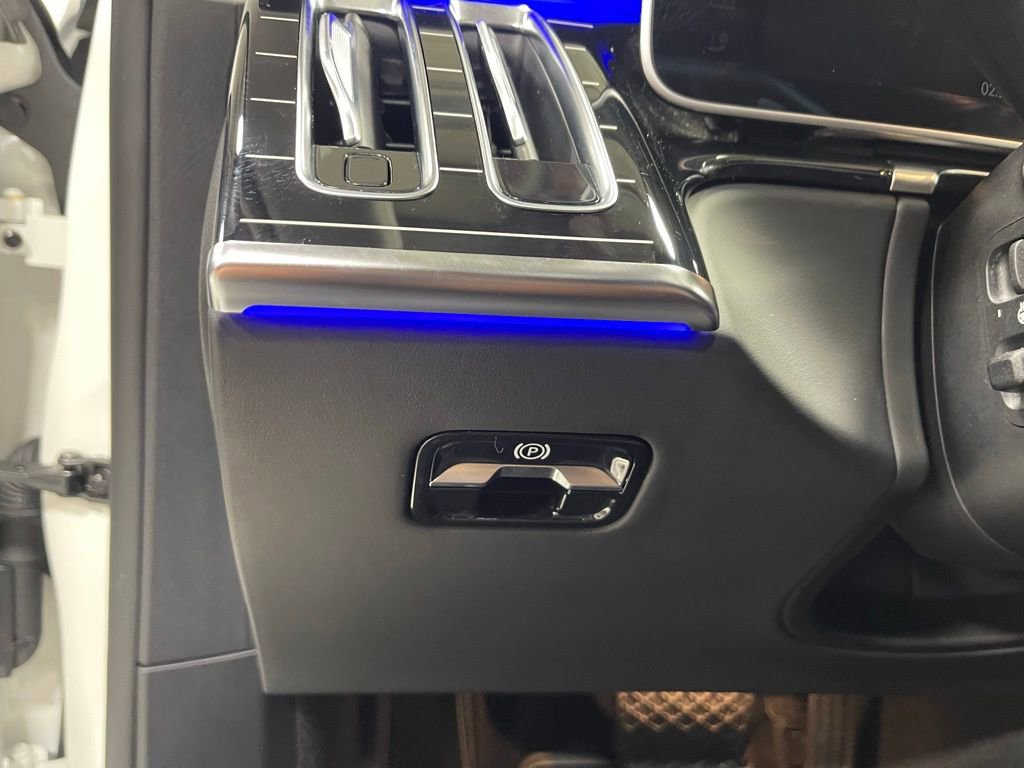 Used 2023 Mercedes-Benz S 580e 4MATIC Sedan w/ 3D Technology Package image 18