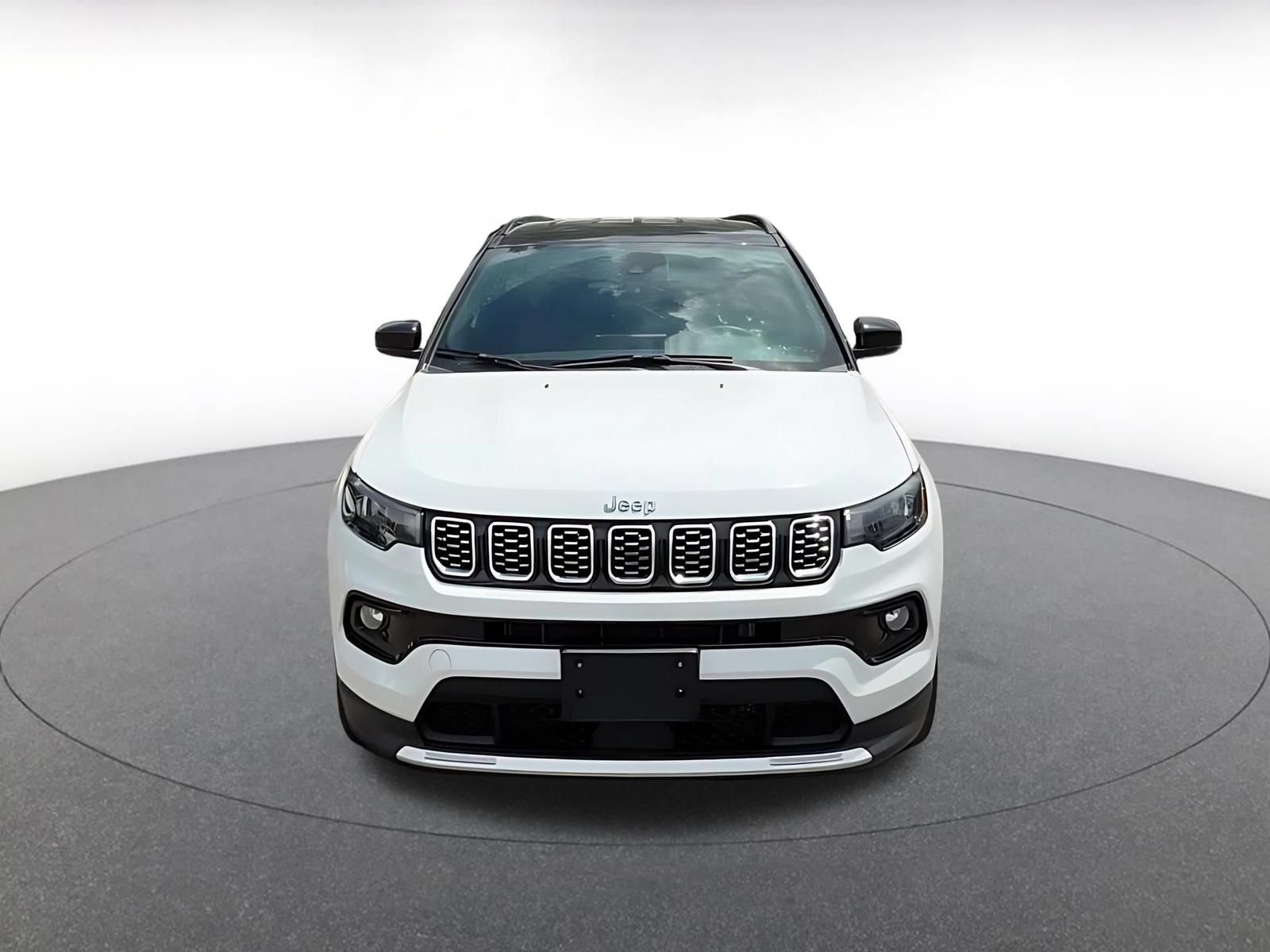 Used 2025 Jeep Compass Limited AWD/4WD image 4