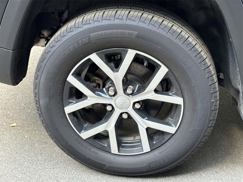 Used 2024 Jeep Grand Cherokee Limited image 9