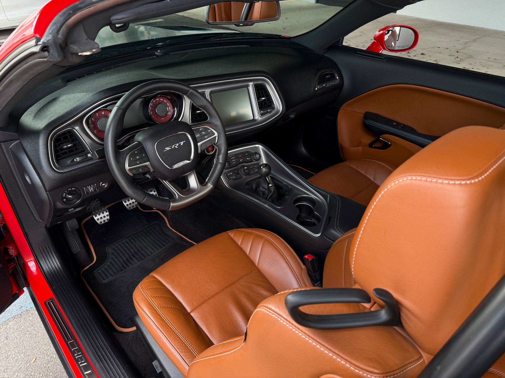 Used 2015 Dodge Challenger SRT Hellcat image 2