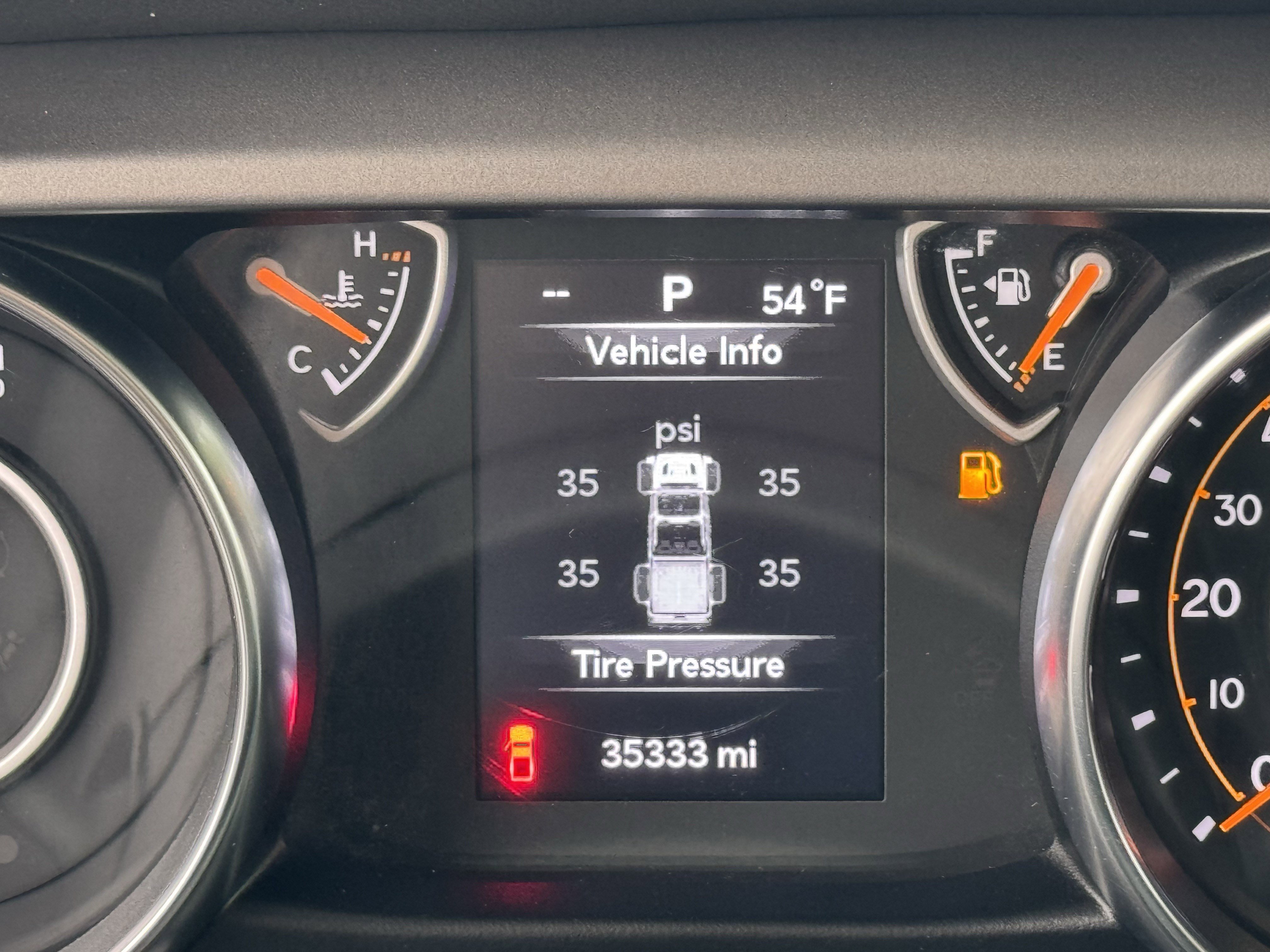 Used 2022 Jeep Gladiator Sport image 23