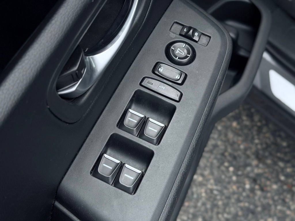 Used 2025 Honda Pilot Touring image 17