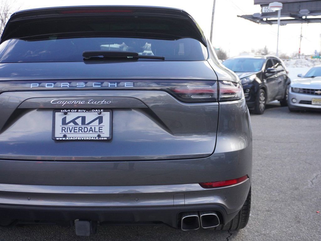 Used 2020 Porsche Cayenne Turbo image 18
