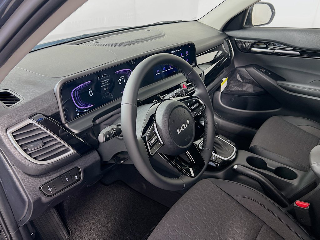 New 2026 Kia Seltos S FWD image 9