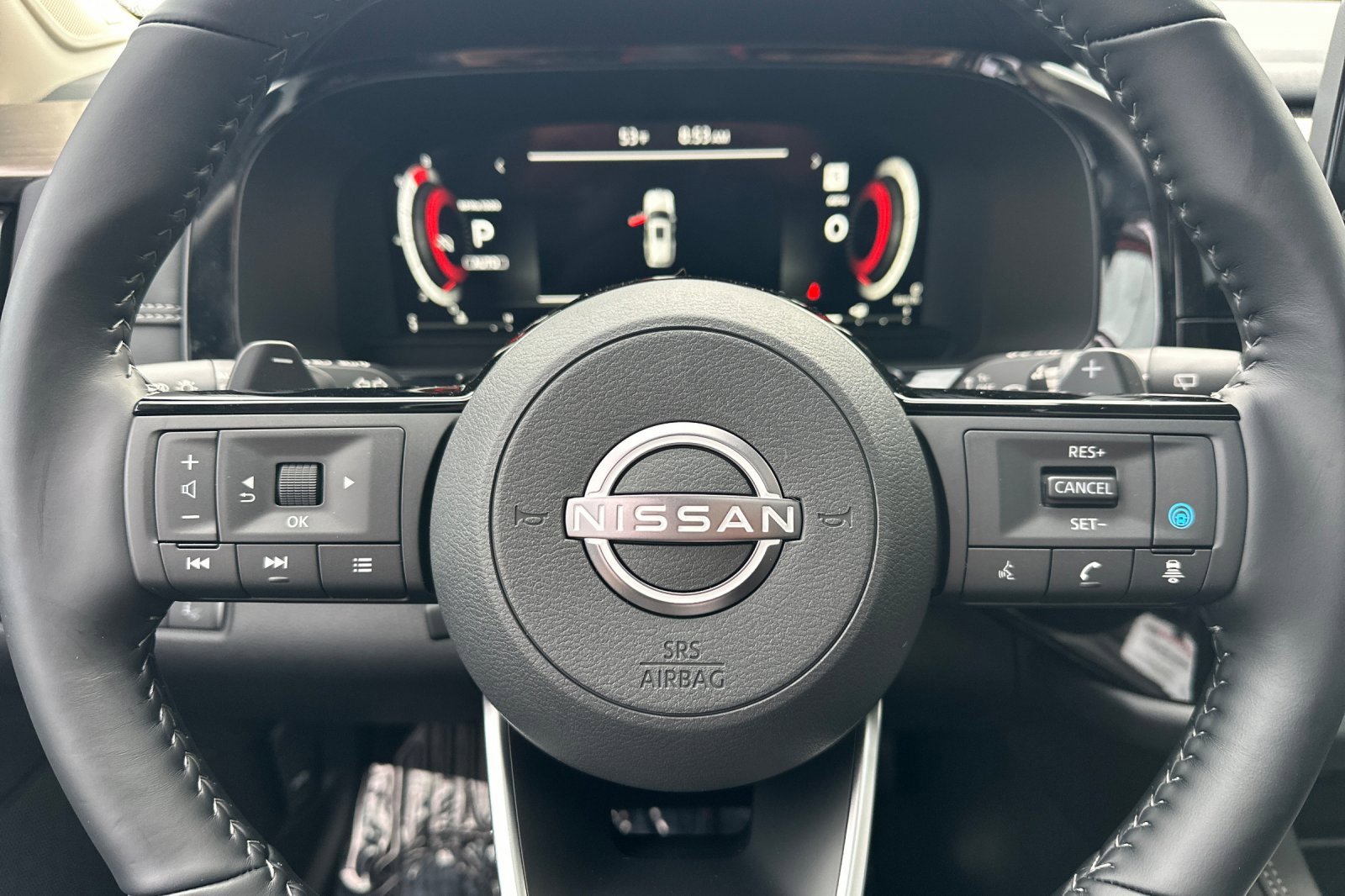 New 2025 Nissan Pathfinder Platinum w/ Black Appearance Package image 29