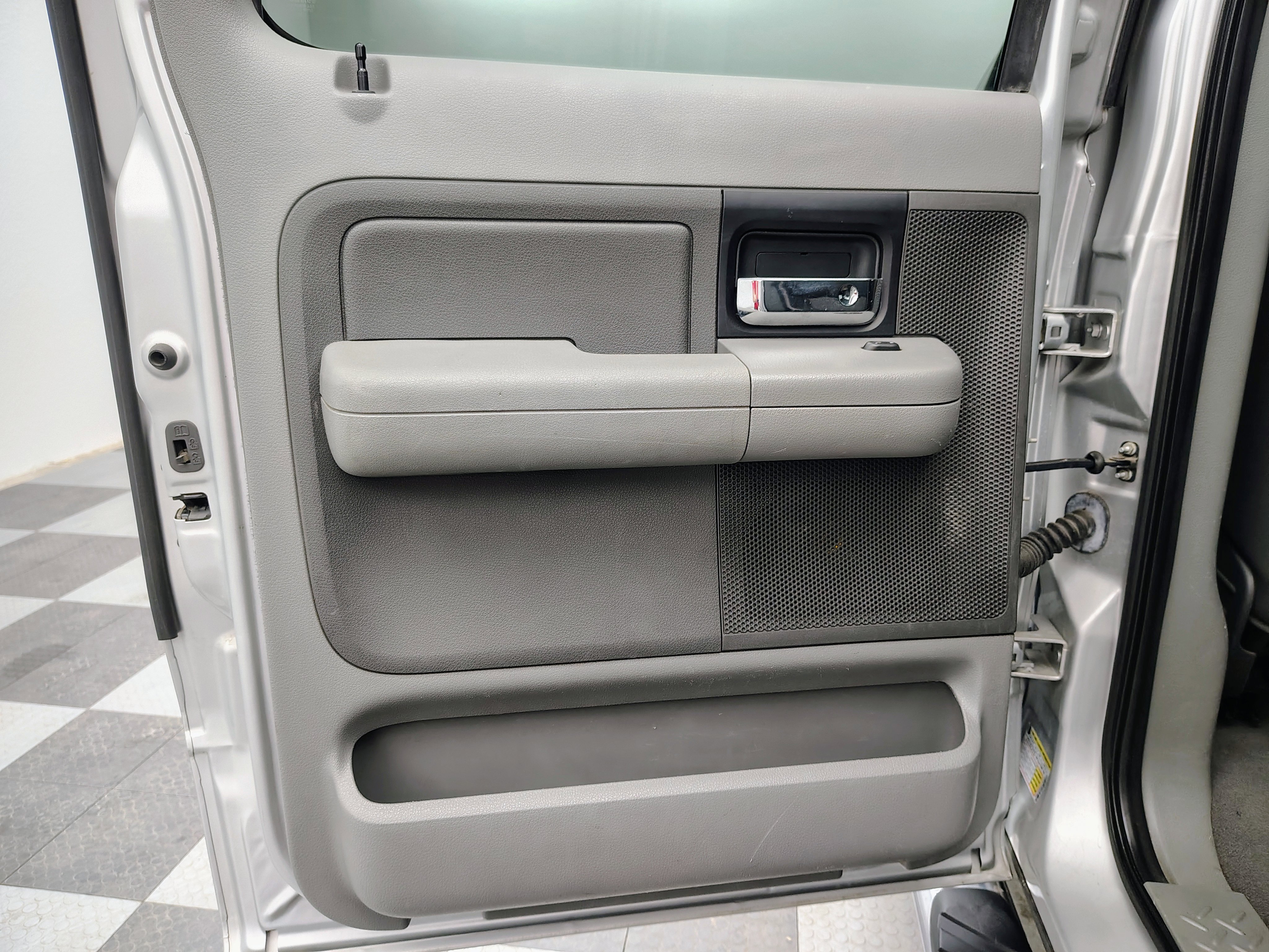 Used 2006 Ford F150 XLT image 17