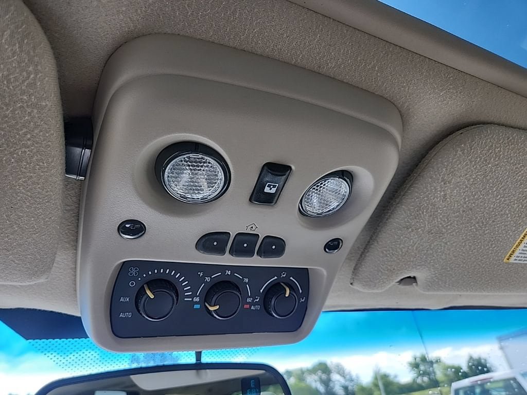 Used 2006 Chevrolet Suburban LT w/ Preferred Equipment Group AWD/4WD image 17