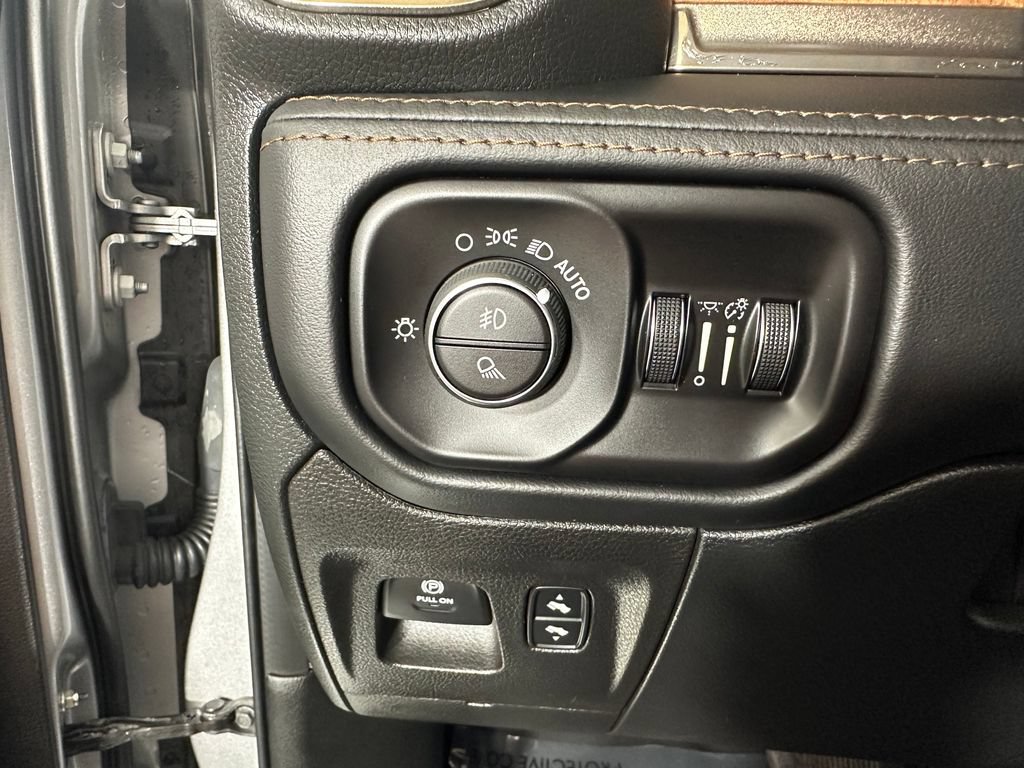 Used 2022 RAM 1500 Limited w/ Body Color Bumper Group AWD/4WD image 29