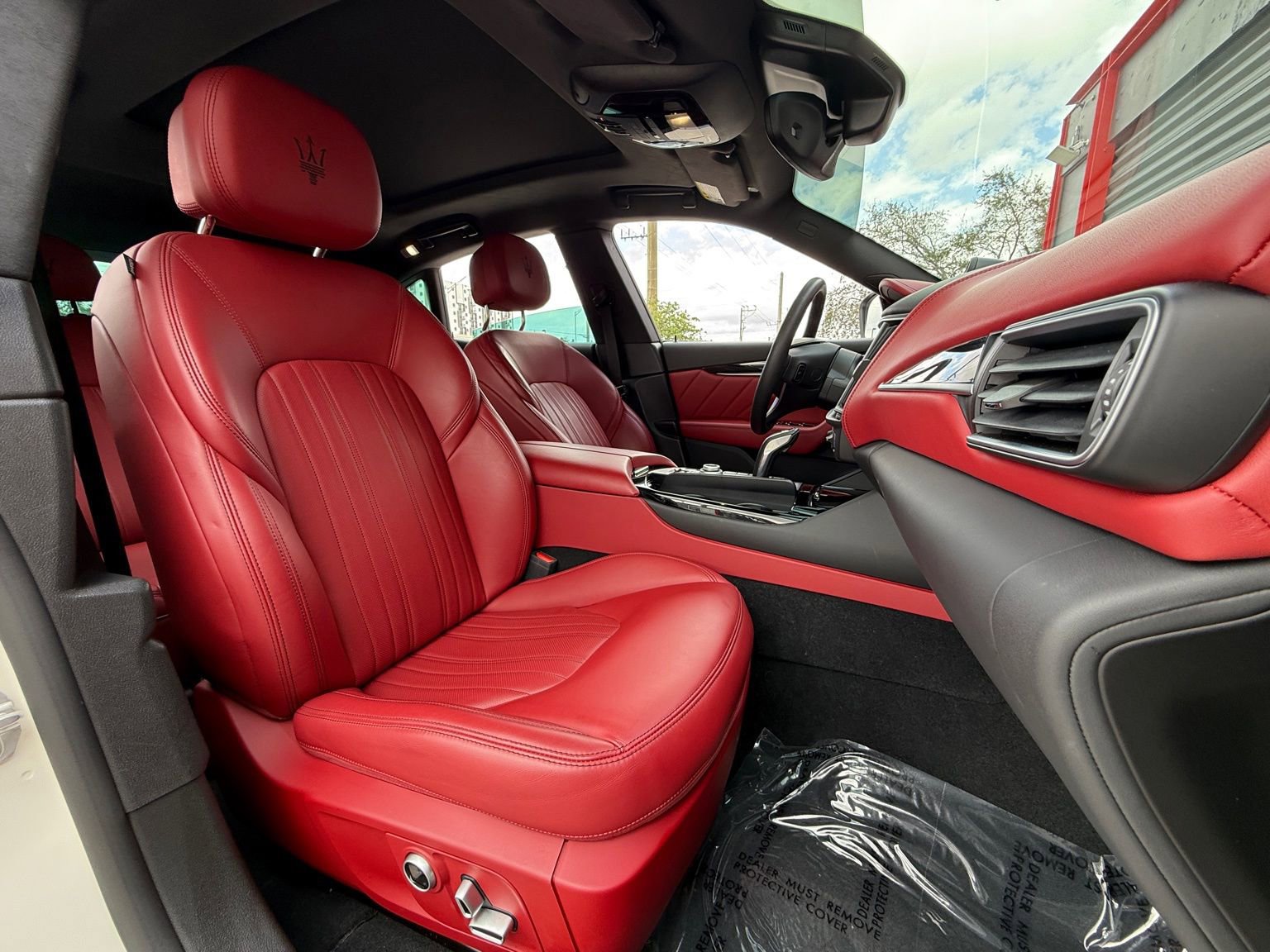 Used 2023 Maserati Levante GT AWD/4WD image 13