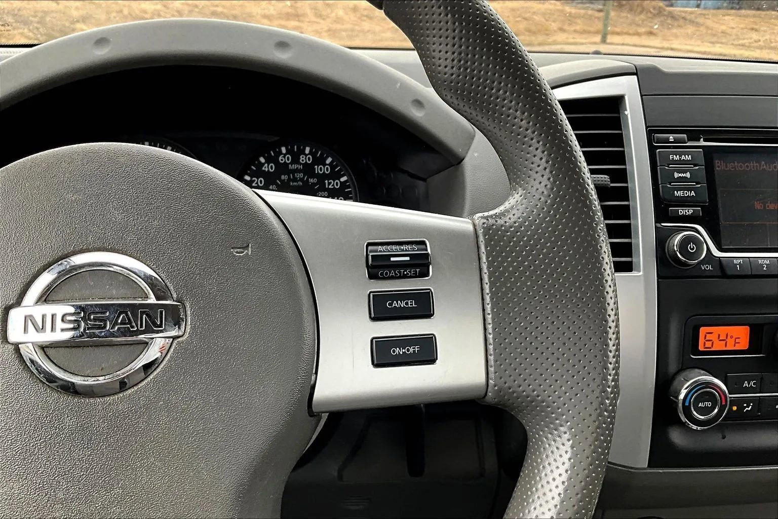 Used 2015 Nissan Frontier SV w/ SV Value Truck Package AWD/4WD image 11