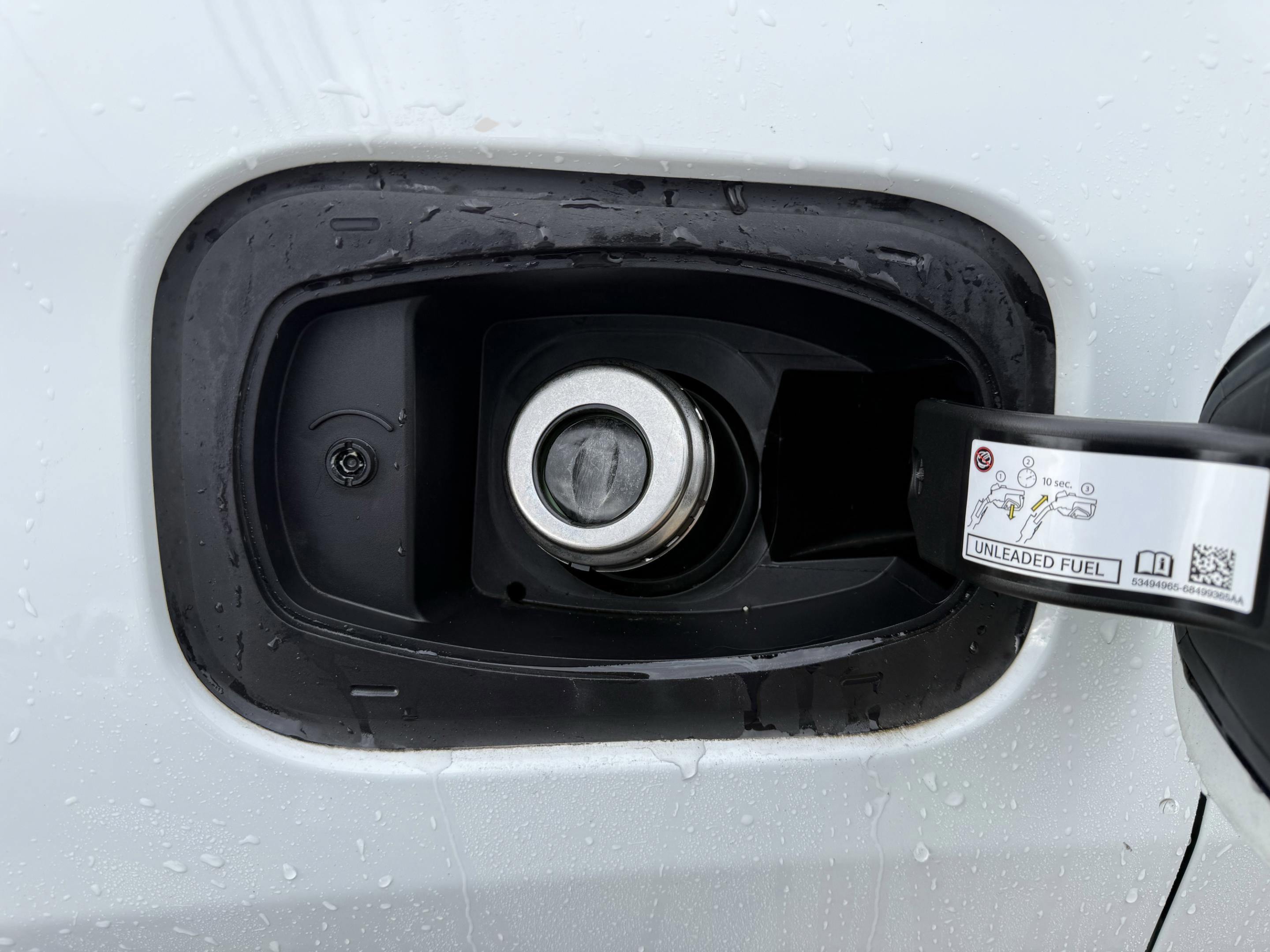 Used 2024 Jeep Compass Latitude image 31