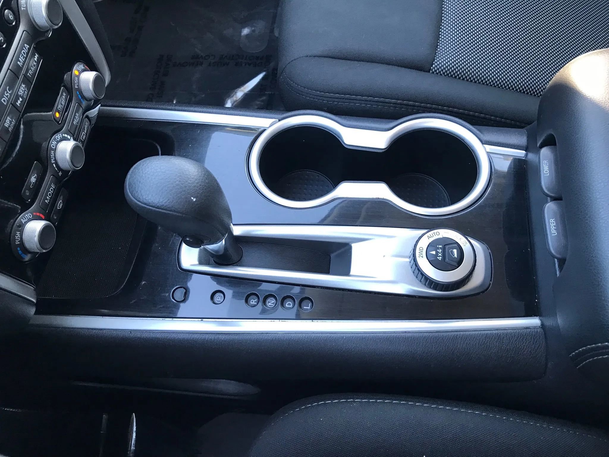 Used 2020 Nissan Pathfinder S image 29