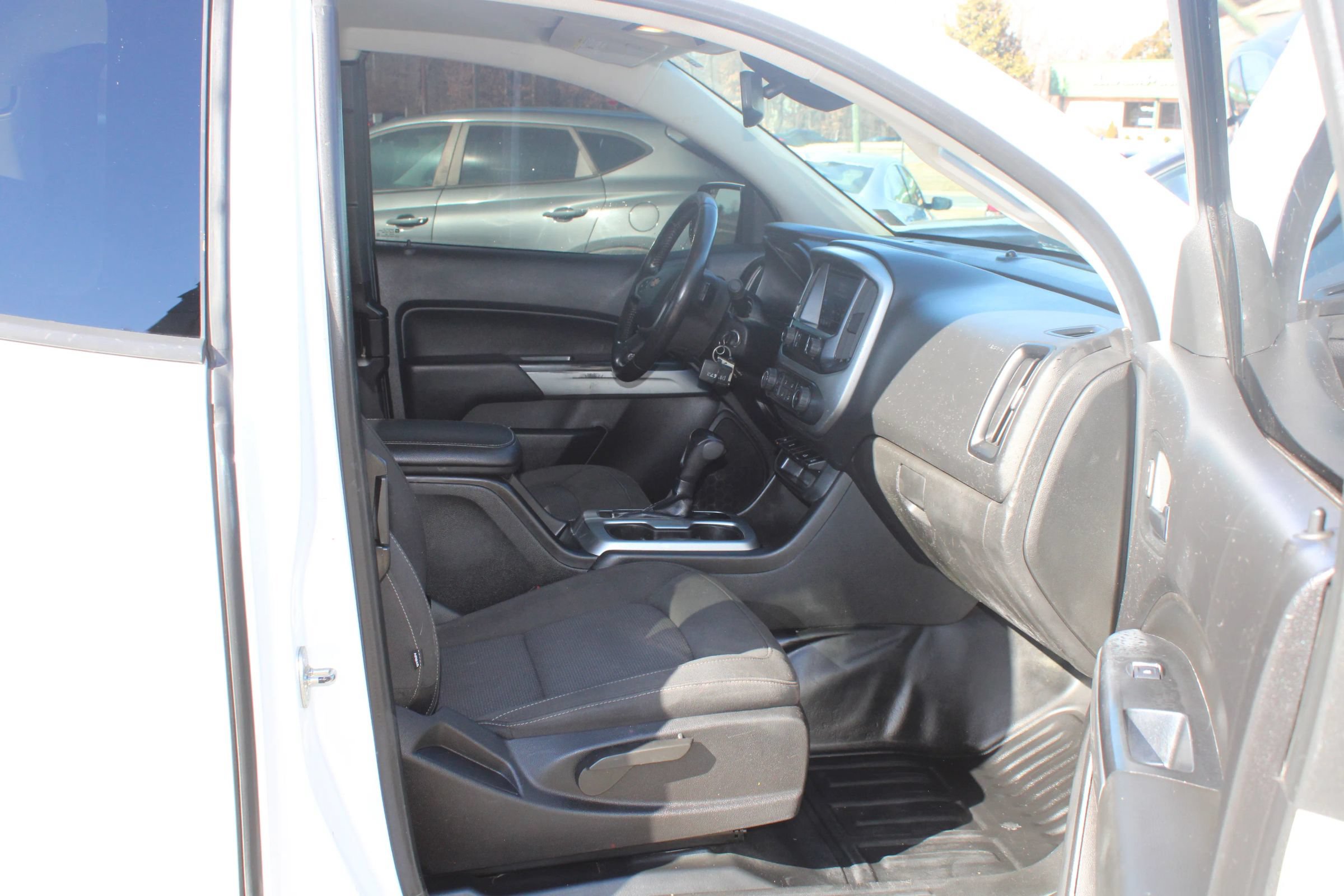 Used 2021 Chevrolet Colorado LT w/ Fleet Safety Package RWD image 11