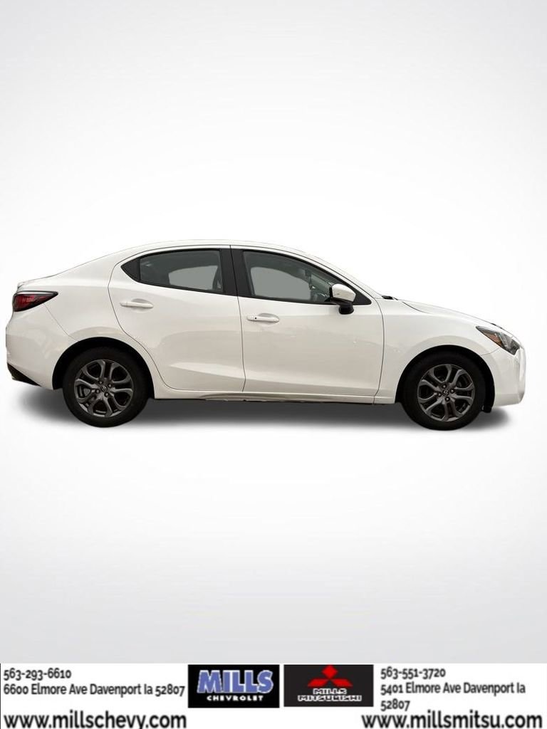 Used 2019 Toyota Yaris LE image 8