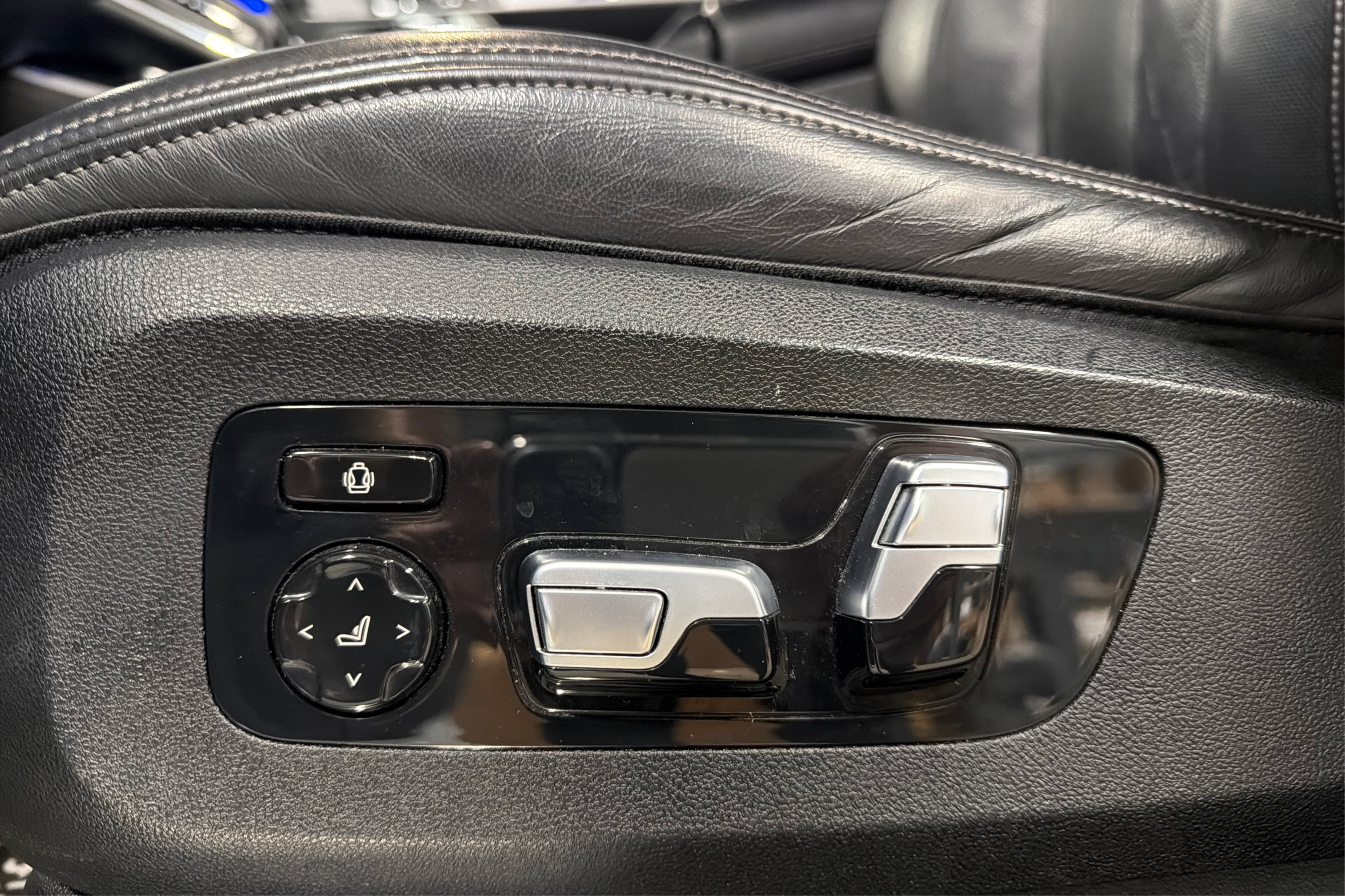 Used 2022 BMW X5 M50i w/ Executive Package AWD/4WD image 20