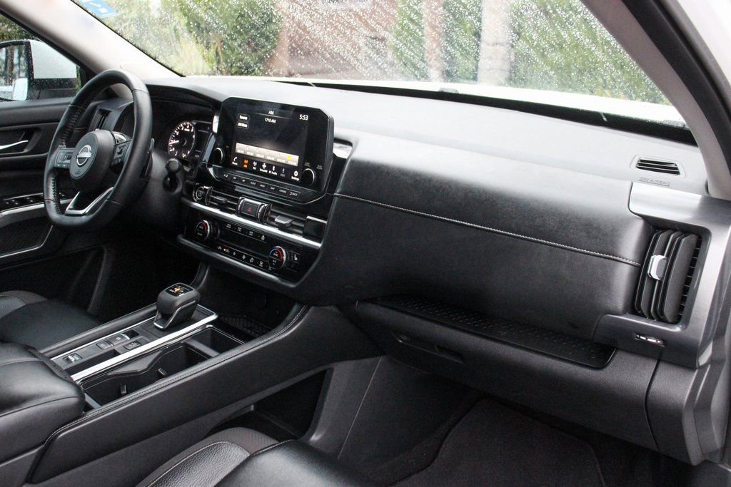 Used 2024 Nissan Pathfinder SL w/ SL Premium Package image 38