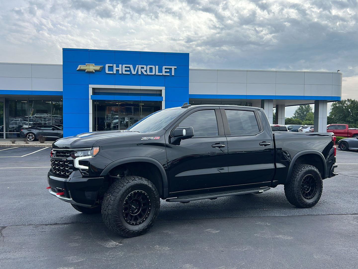 Used 2022 Chevrolet Silverado 1500 ZR2 w/ Technology Package AWD/4WD image 2