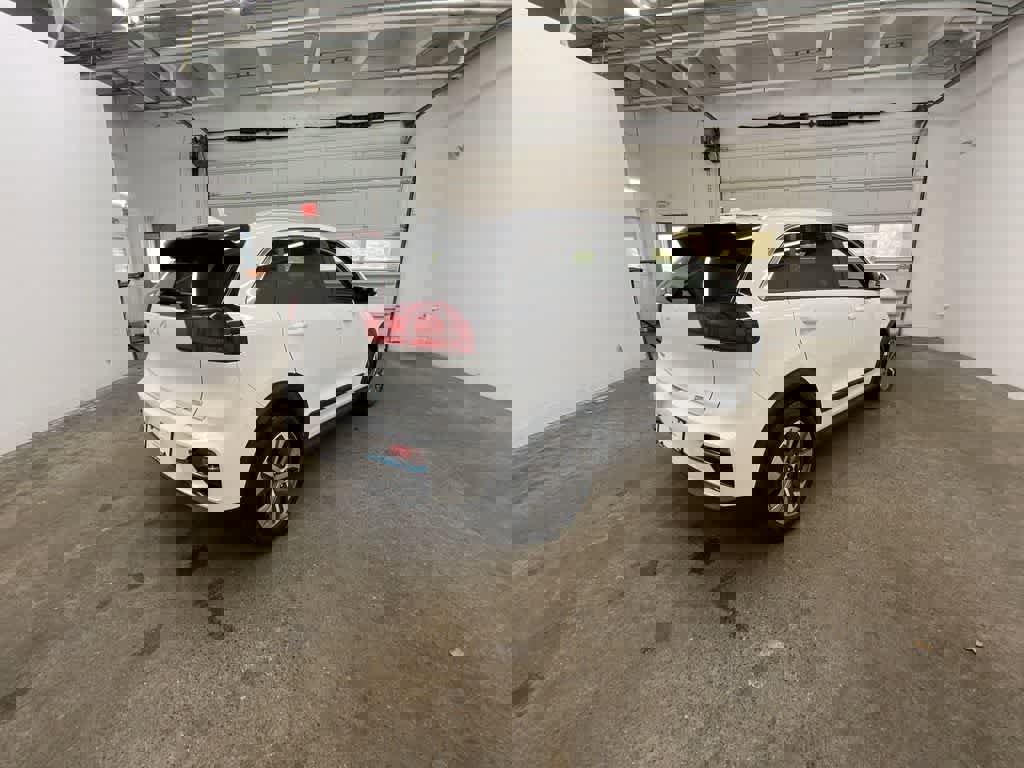 Used 2022 Kia Niro EX w/ Cold Weather Package image 6