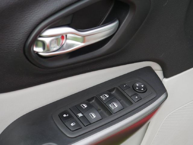 Used 2021 Jeep Cherokee Latitude Lux AWD/4WD image 13