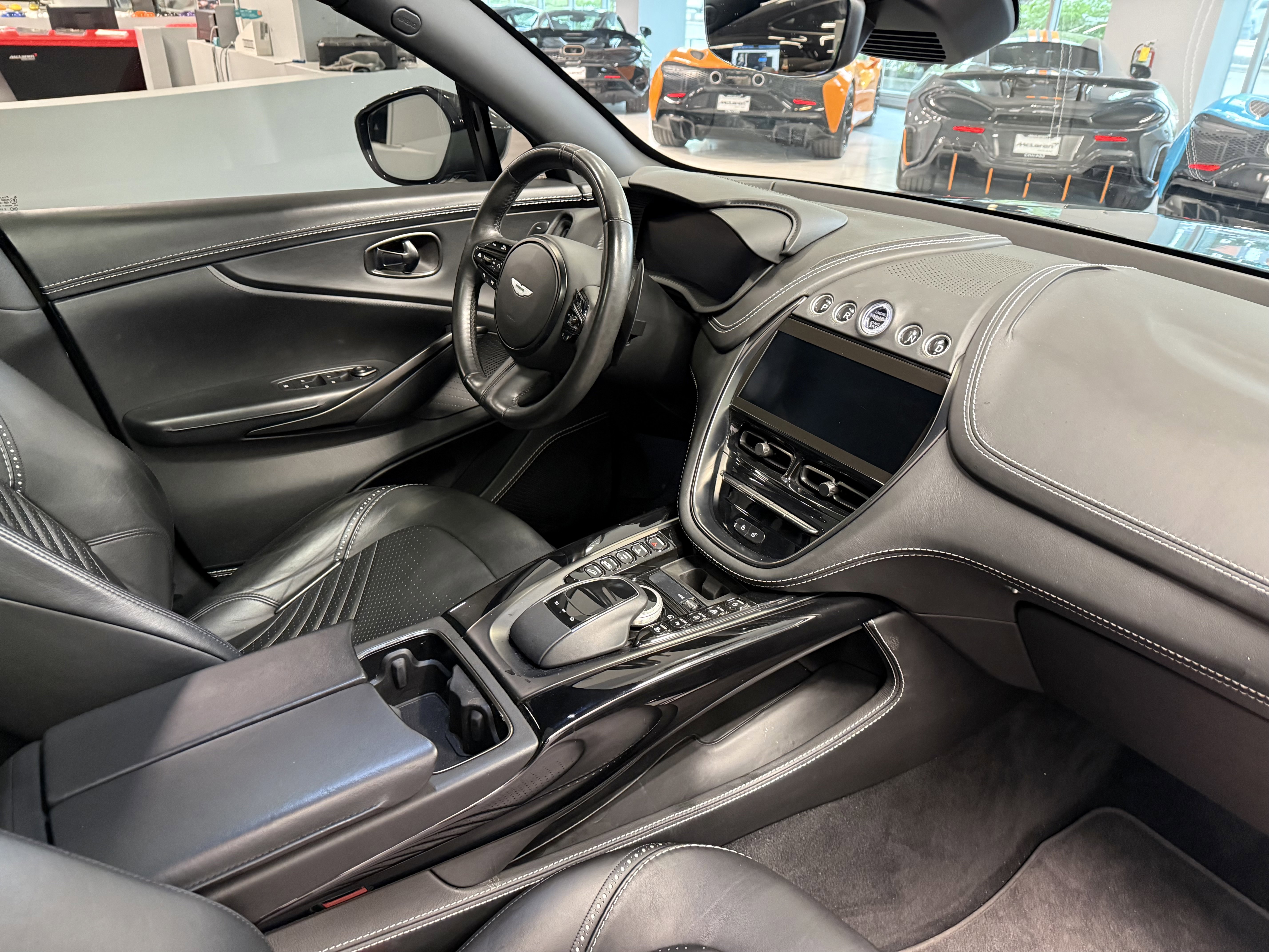 Used 2021 Aston Martin DBX AWD/4WD image 17