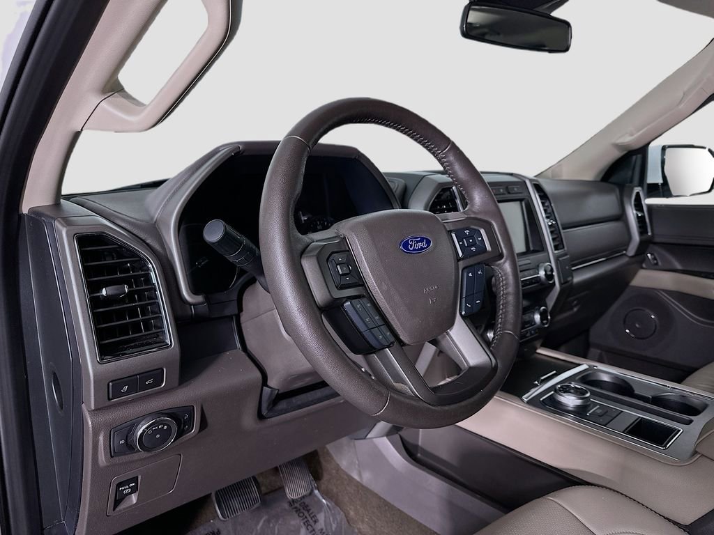 Used 2020 Ford Expedition XLT w/ Equipment Group 202A image 4