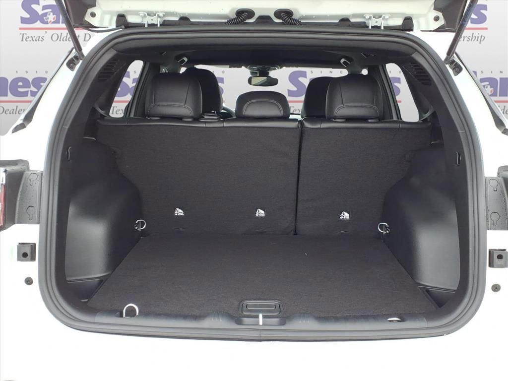 New 2026 Jeep Compass Latitude image 8