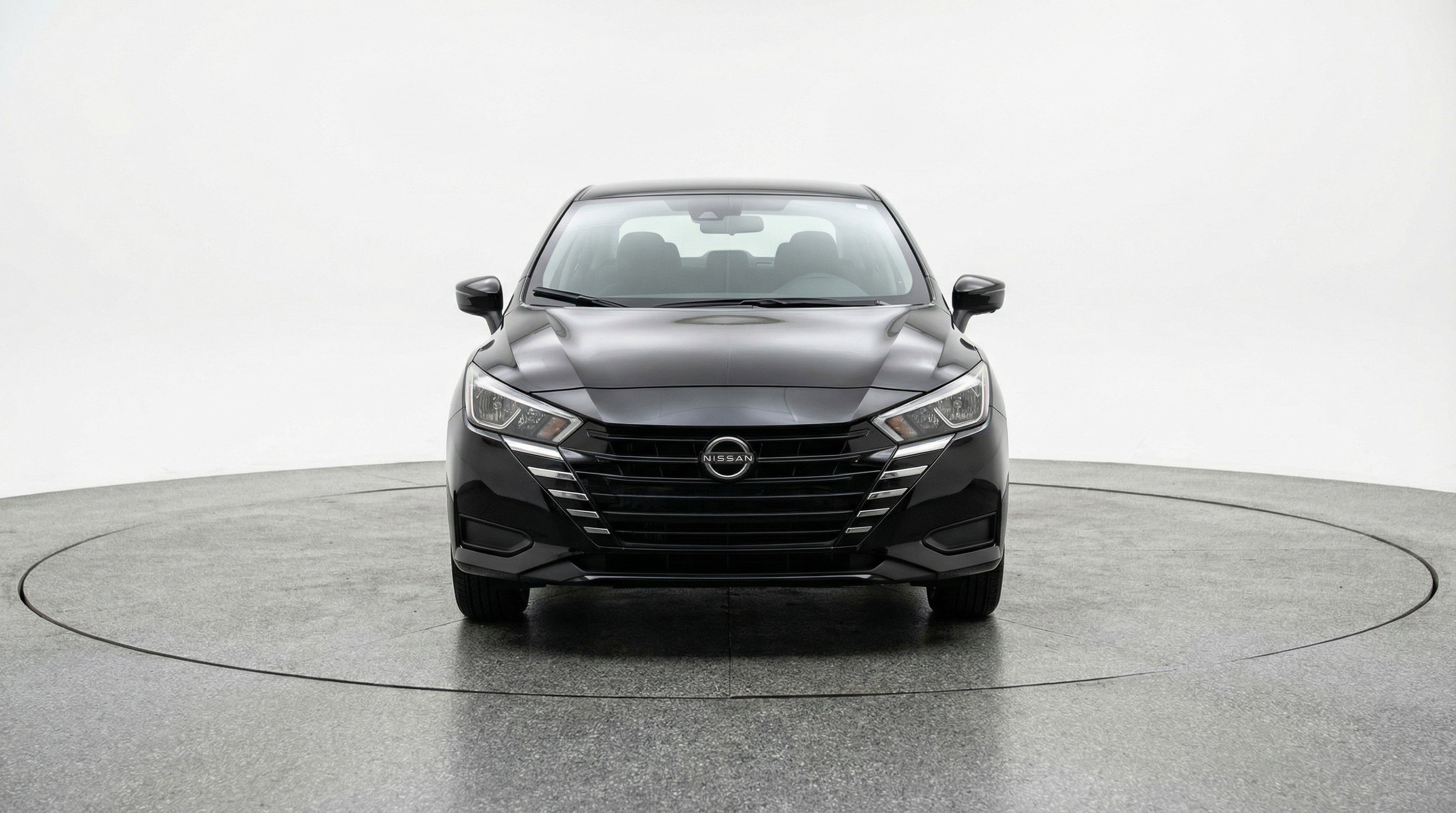 Used 2025 Nissan Versa SV image 2