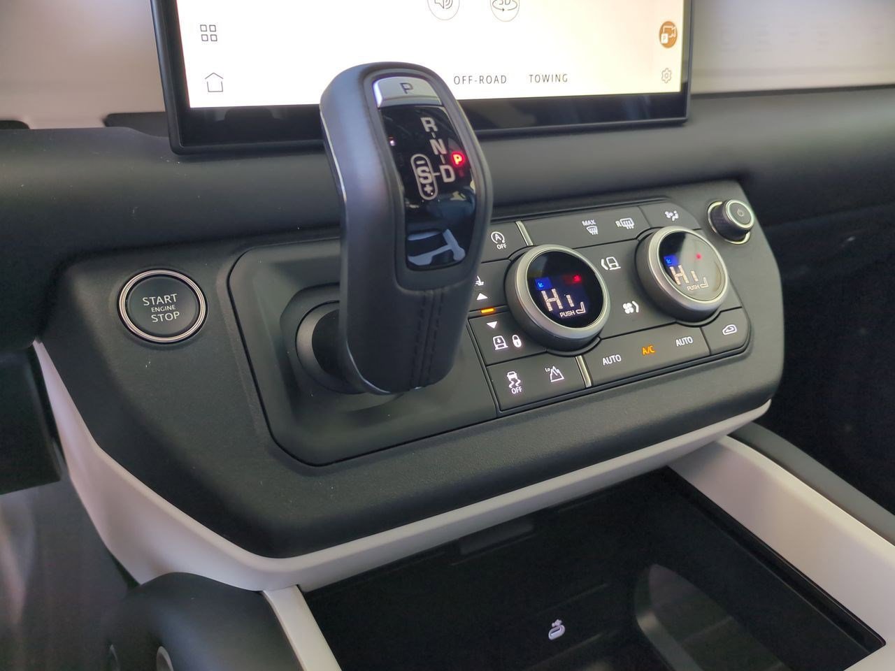 New 2025 Land Rover Defender 130 S image 18