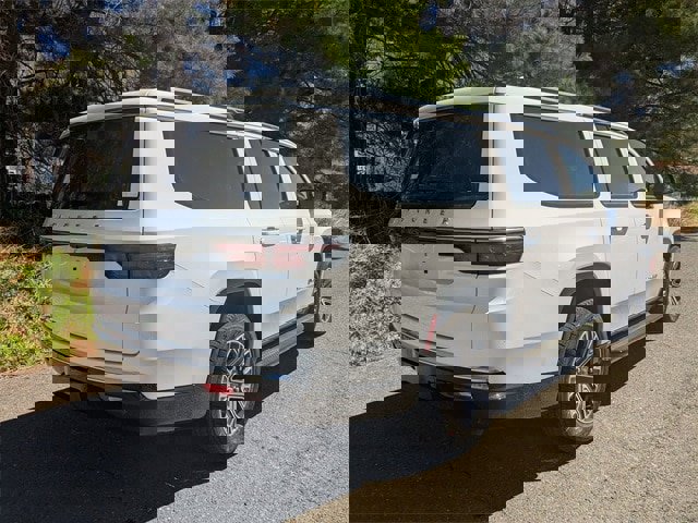 New 2025 Jeep Wagoneer L 4WD w/ Premium Group I image 5