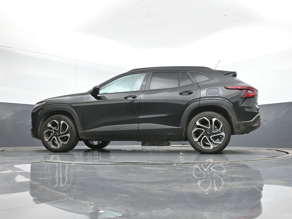 Certified 2026 Chevrolet Trax RS w/ Driver Confidence Package image 37