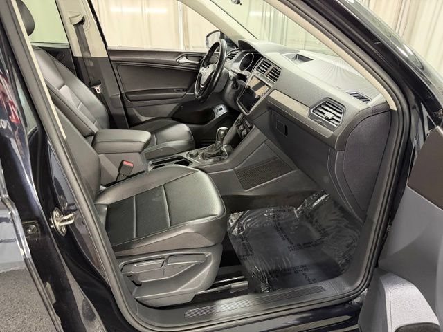 Used 2018 Volkswagen Tiguan SEL AWD/4WD image 7