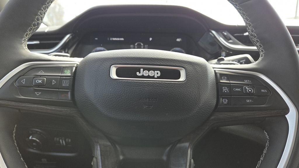 Used 2023 Jeep Grand Cherokee L Limited w/ Luxury Tech Group II image 39