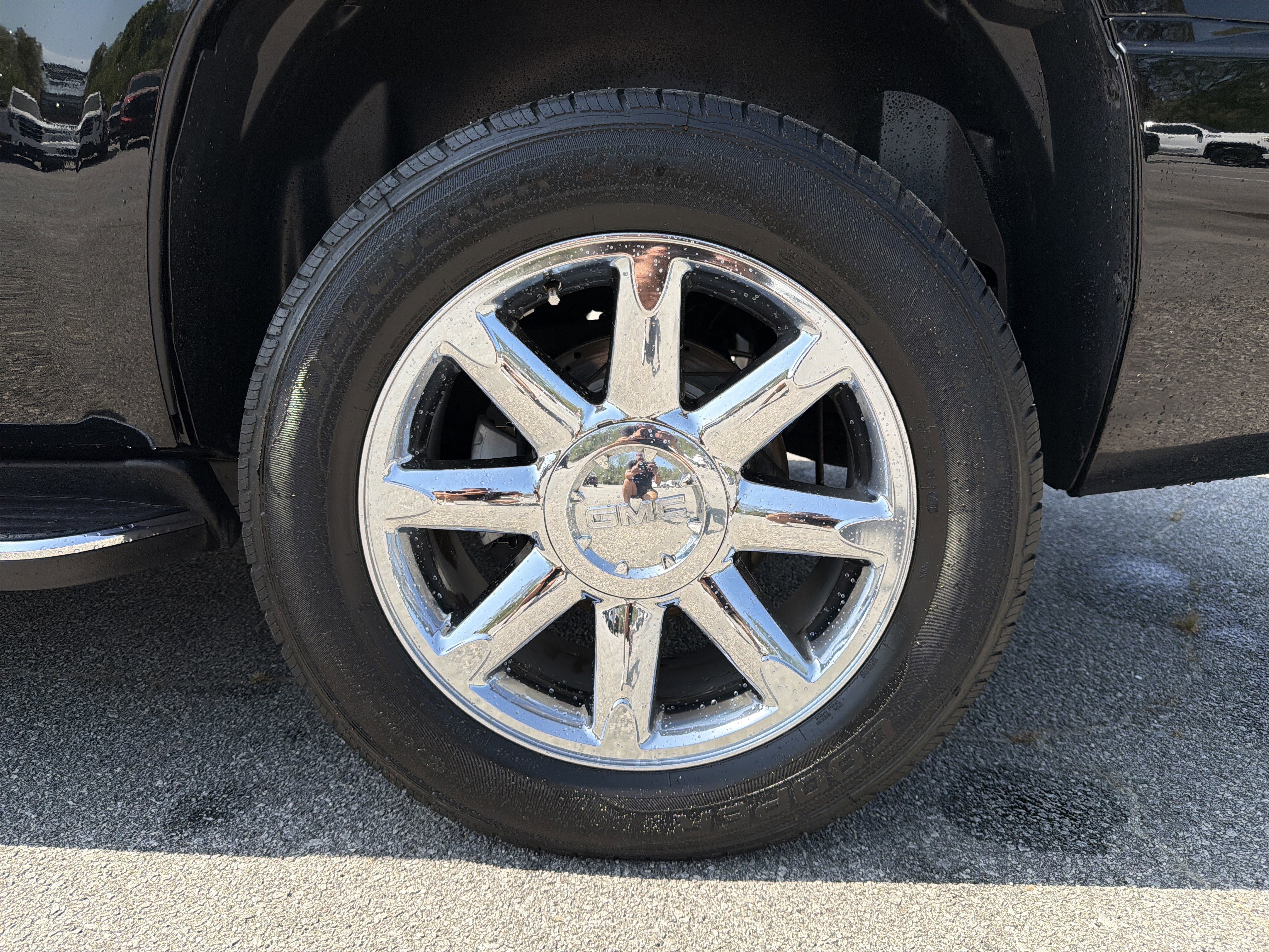 Used 2014 GMC Yukon Denali image 21