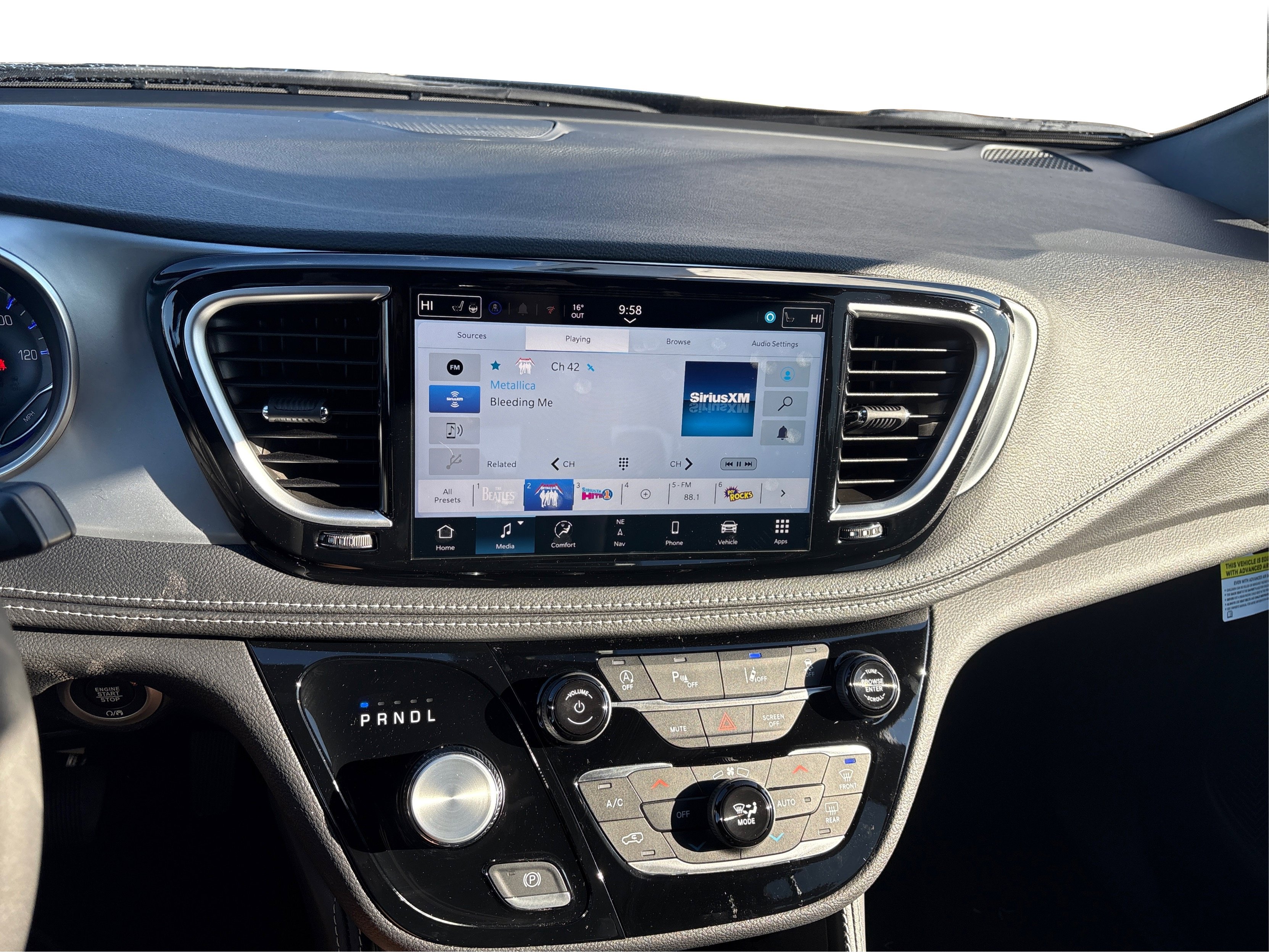 New 2026 Chrysler Pacifica Limited image 16