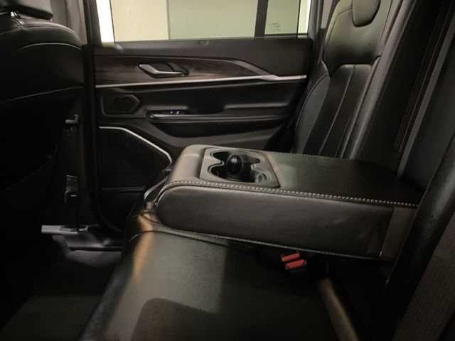 Used 2022 Jeep Grand Cherokee Limited 4xe w/ Luxury Tech Group II AWD/4WD image 75
