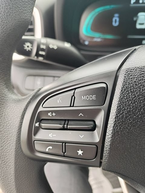 Certified 2026 Hyundai Venue SE FWD image 19