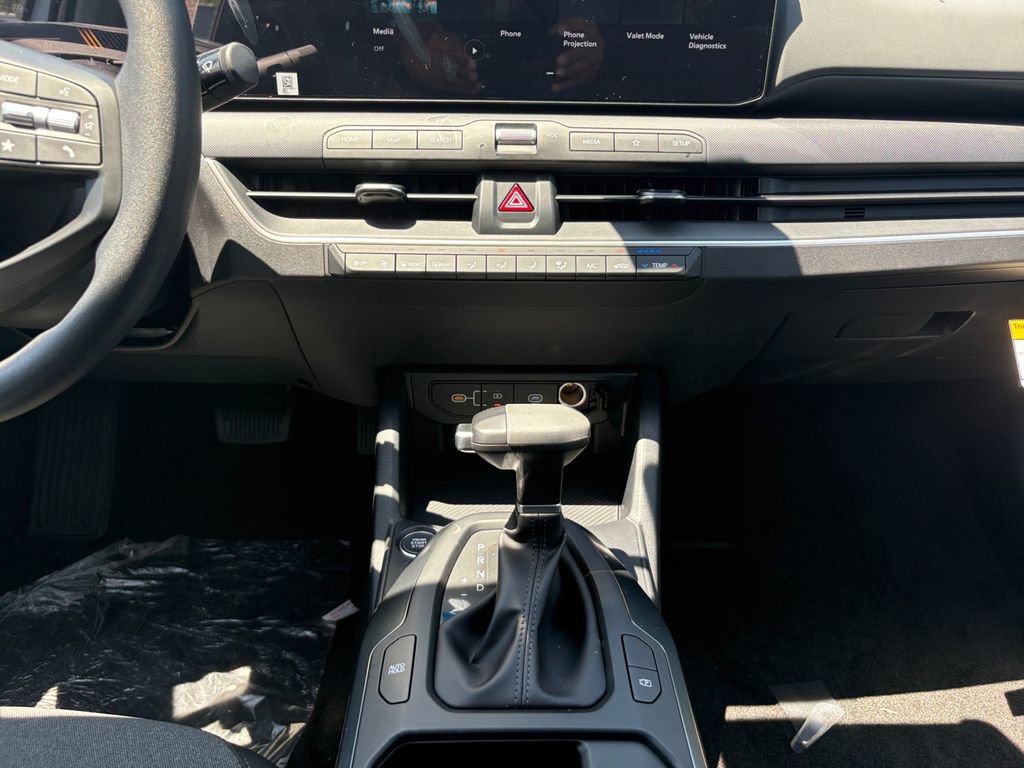 New 2025 Kia K4 LXS FWD image 11