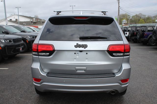 Used 2020 Jeep Grand Cherokee Altitude AWD/4WD image 28