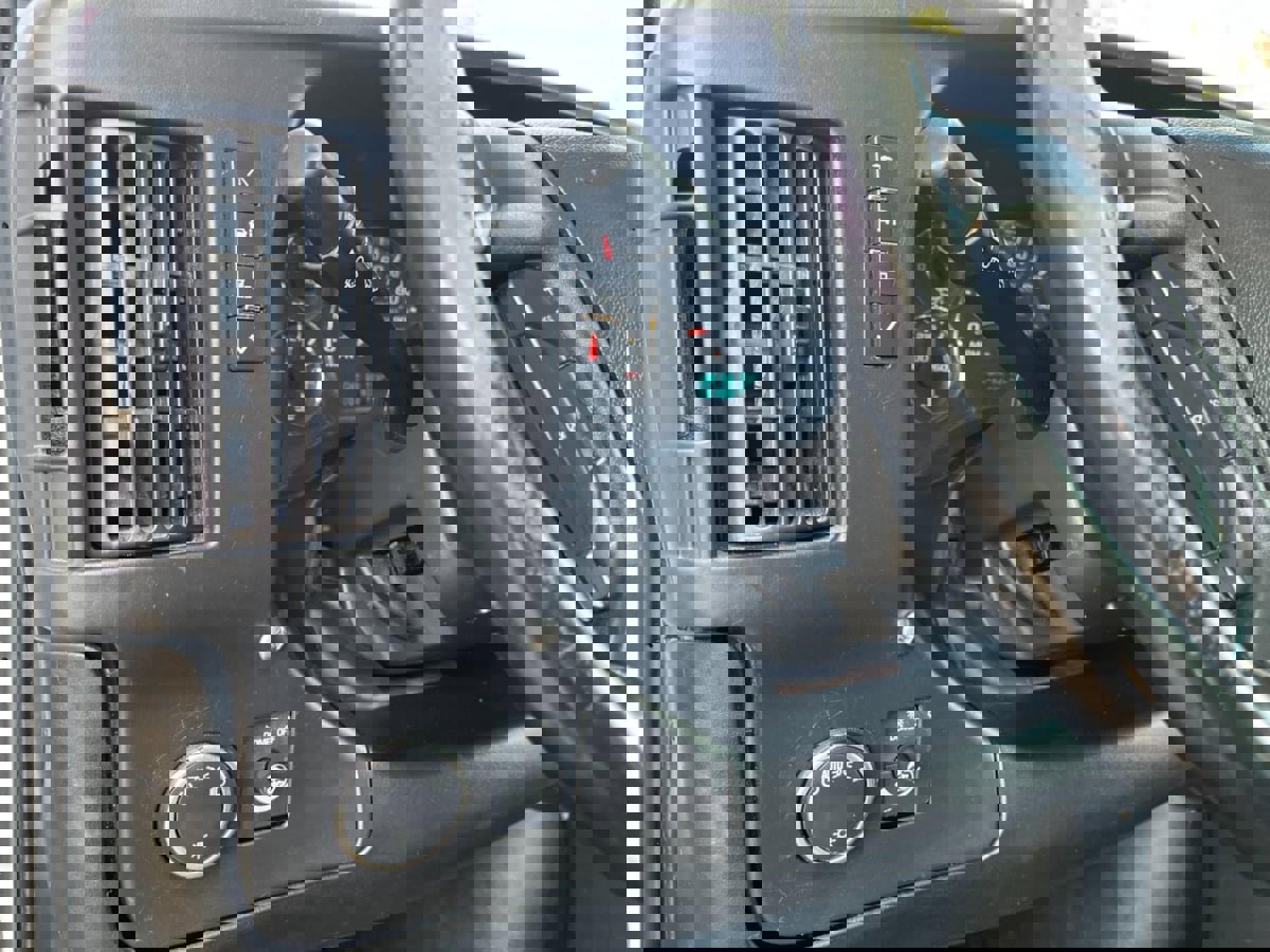 Used 2020 Chevrolet Express 3500 LS image 13