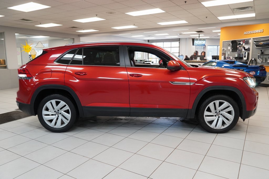 Used 2021 Volkswagen Atlas Cross Sport SE w/ Panoramic Sunroof Package image 14