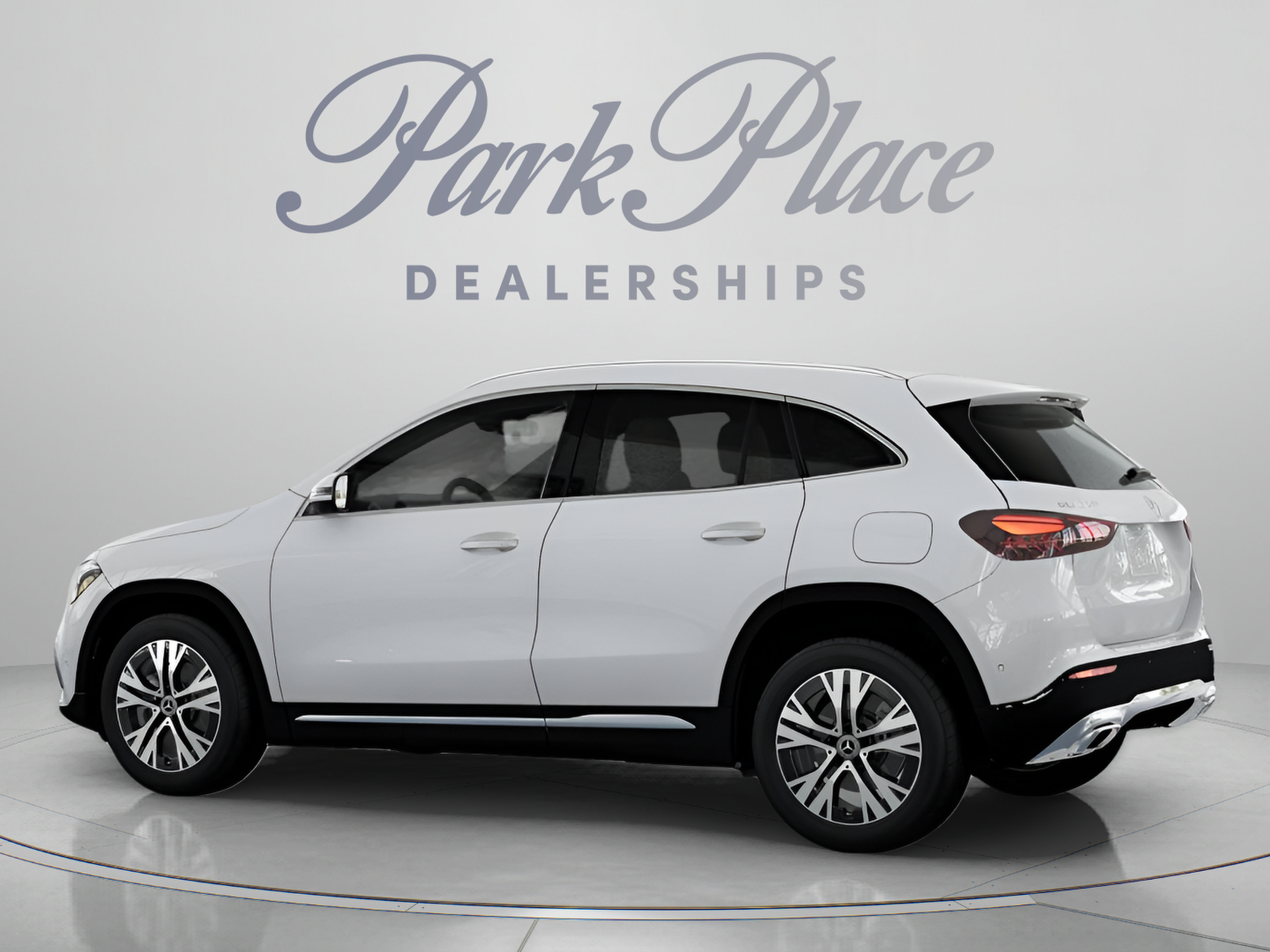 Used 2025 Mercedes-Benz GLA 250 4MATIC image 9