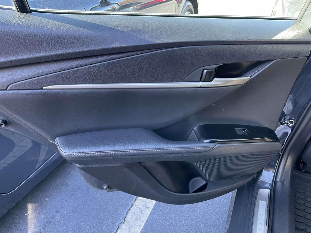 Used 2025 Toyota Camry XLE image 44