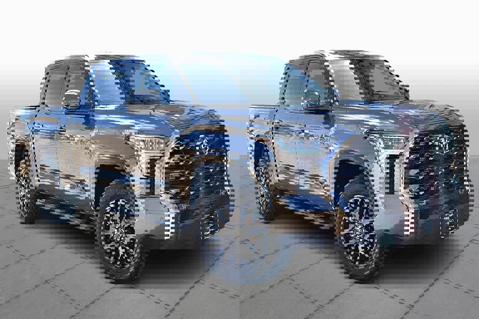 Used 2023 Toyota Tundra Platinum image 3