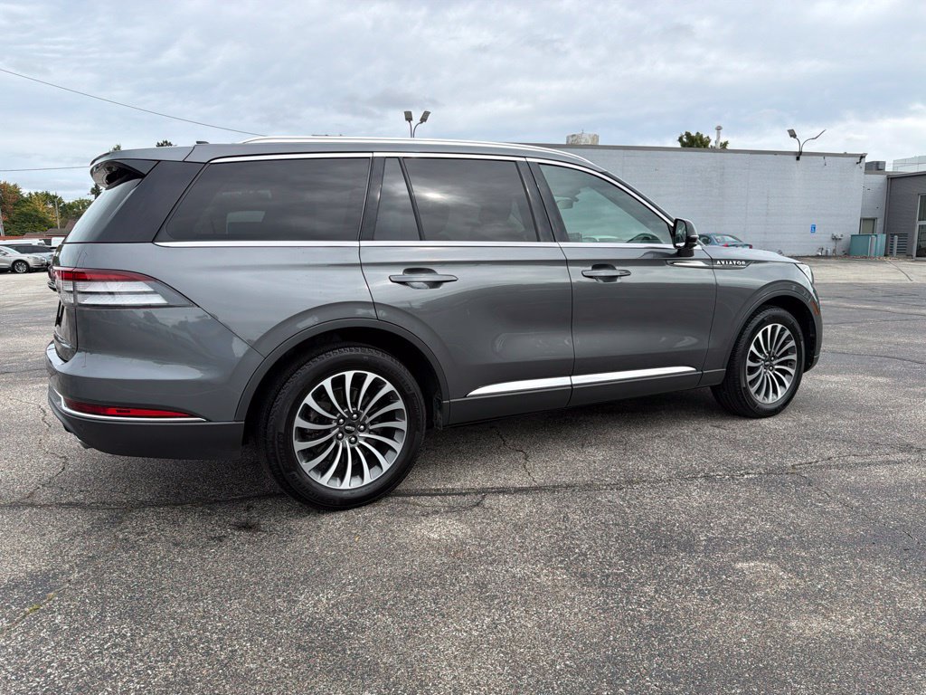 Used 2023 Lincoln Aviator Reserve w/ Elements Package Plus AWD/4WD image 7