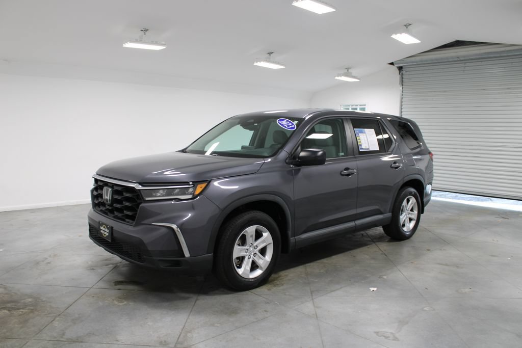 Used 2023 Honda Pilot LX image 4