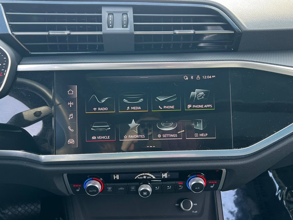 Used 2025 Audi Q3 2.0T Premium image 19