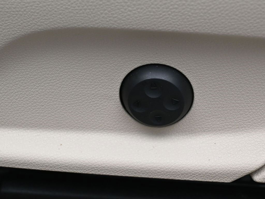 Used 2021 Mercedes-Benz GLC 300 4MATIC image 10