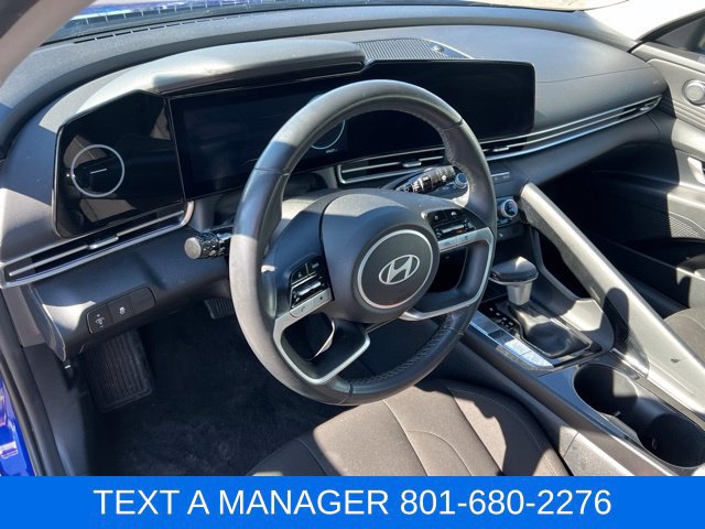 Used 2025 Hyundai Elantra SEL FWD image 21